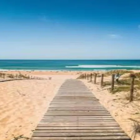 Sun Beach Apartment *